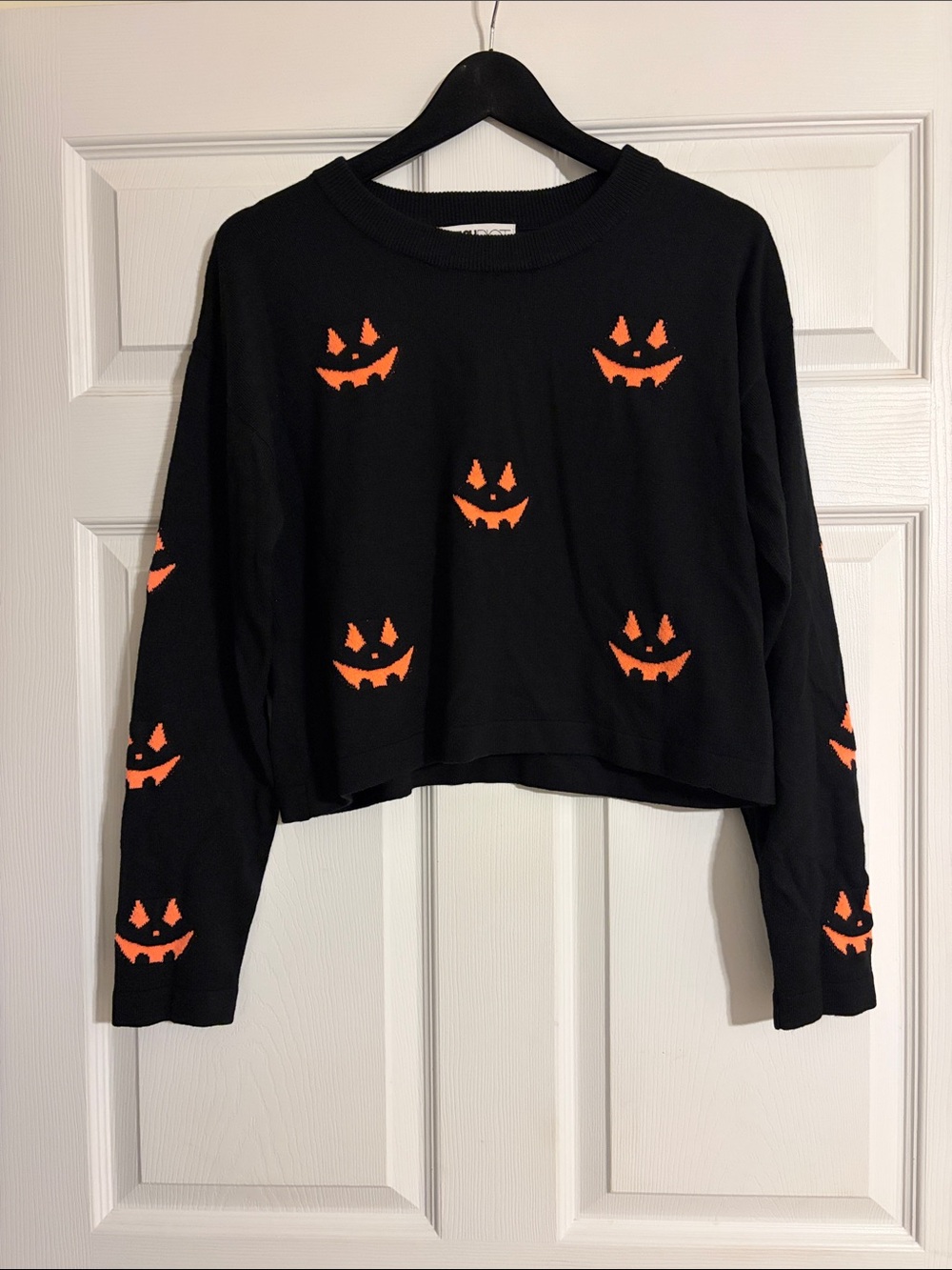 BEACH RIOT Pumpkin Spice Jack-O’-Lantern Knit Crop Beach Sweater